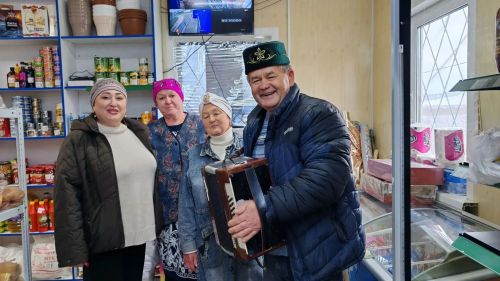 Олы Шырдан авылында кадерле өлкәннәребезне бәйрәм белән котладылар