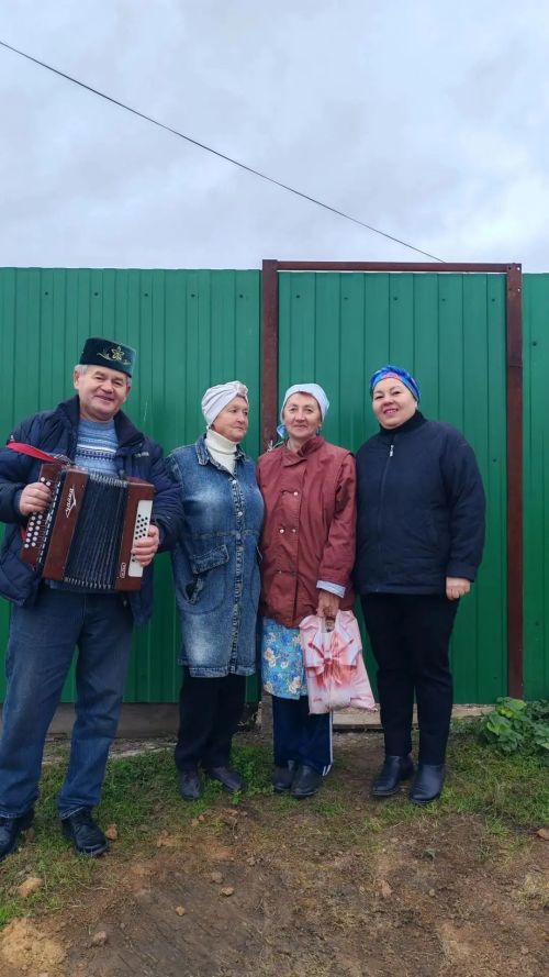 Олы Шырдан авылында кадерле өлкәннәребезне бәйрәм белән котладылар