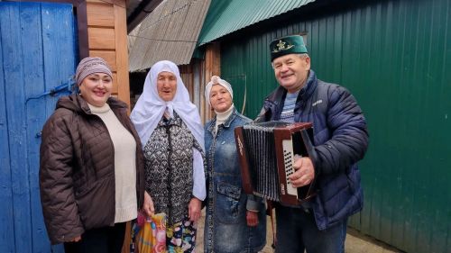 Олы Шырдан авылында кадерле өлкәннәребезне бәйрәм белән котладылар