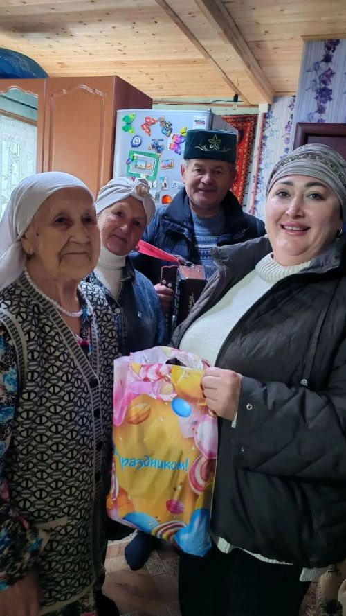 Олы Шырдан авылында кадерле өлкәннәребезне бәйрәм белән котладылар