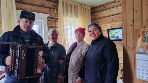 Олы Шырдан авылында кадерле өлкәннәребезне бәйрәм белән котладылар