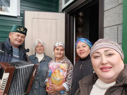 Олы Шырдан авылында кадерле өлкәннәребезне бәйрәм белән котладылар