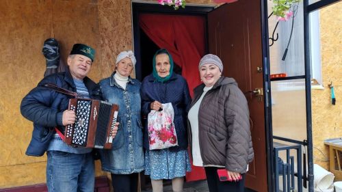 Олы Шырдан авылында кадерле өлкәннәребезне бәйрәм белән котладылар
