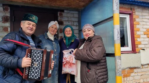 Олы Шырдан авылында кадерле өлкәннәребезне бәйрәм белән котладылар