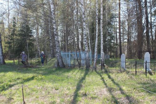 Туган җирнең кадере, үлгәннәрнең кабере: Яки юкка чыккан авылның үткәне