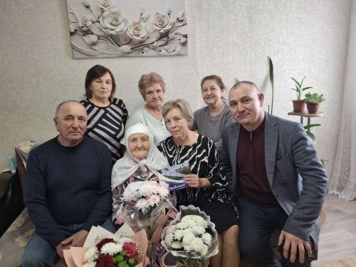 Норлат авылында гомер кичерүче Дамирә Талип кызы Бикмуллина 90 яшьлек юбилеен билгеләде