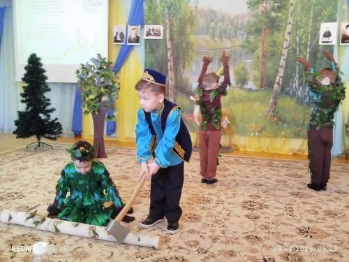 Яшел Үзәннең «Чишмә» бакчасы милли тәрбия үзәгенә әверелде: биредә Мәрҗани укулары узды