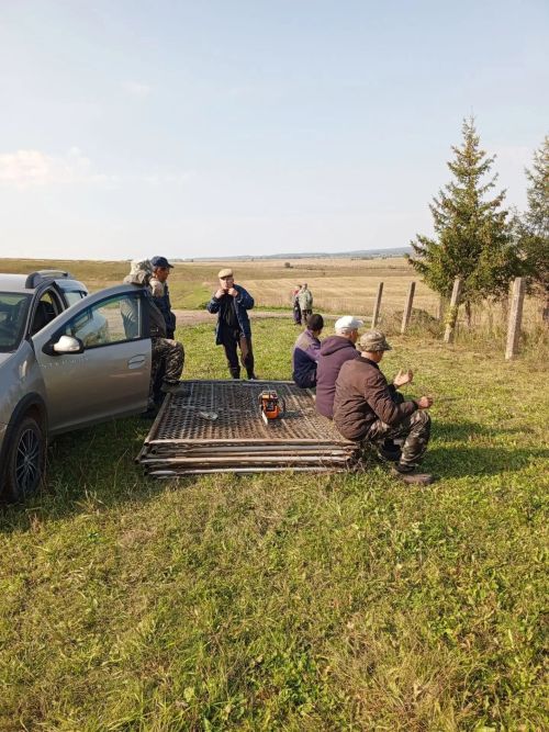 Олы Шырдан авылы активистлары зиратта көзге өмәгә җыелды