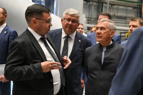 Рәис Яшел Үзәндә беренче катнаш суыткыч агентлы компрессорларны җибәрүгә старт бирде