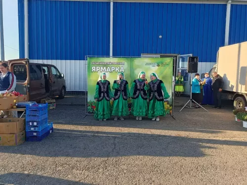 Яңа Турада авыл хуҗалыгы ярминкәсе бәйрәм концерты белән ямьләнде