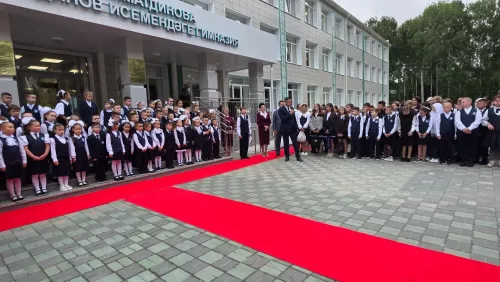 Осиново гимназиясендә «Белем көне»нә багышланган тантаналы линейка узды