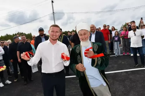 Олы Яке авыл җирлегенә караган «Теплое место» бистәсендә бүген игелеккә нигез салынган көн