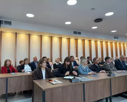 Михаил Афанасьев эш урыннарында профилактик медицина тикшерүләренең барышы турында фикер алышты
