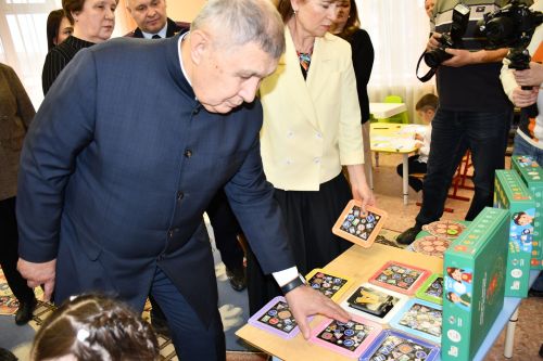Рифкать Миңнеханов "Йолдызлык" балалар бакчасында кунакта