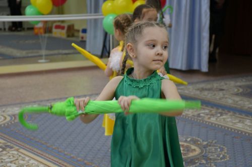 Рифкать Миңнеханов "Йолдызлык" балалар бакчасында кунакта