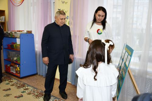 Рифкать Миңнеханов "Йолдызлык" балалар бакчасында кунакта