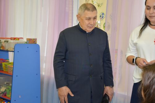Рифкать Миңнеханов "Йолдызлык" балалар бакчасында кунакта