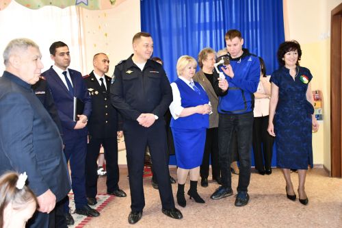 Рифкать Миңнеханов "Йолдызлык" балалар бакчасында кунакта