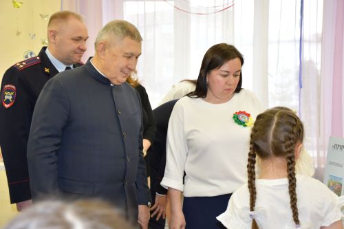 Рифкать Миңнеханов "Йолдызлык" балалар бакчасында кунакта