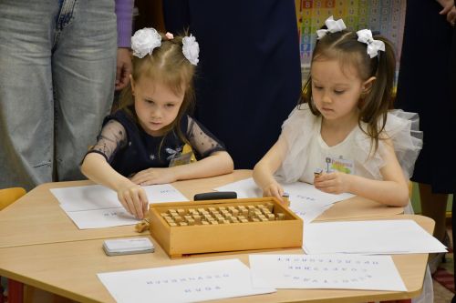 Рифкать Миңнеханов "Йолдызлык" балалар бакчасында кунакта
