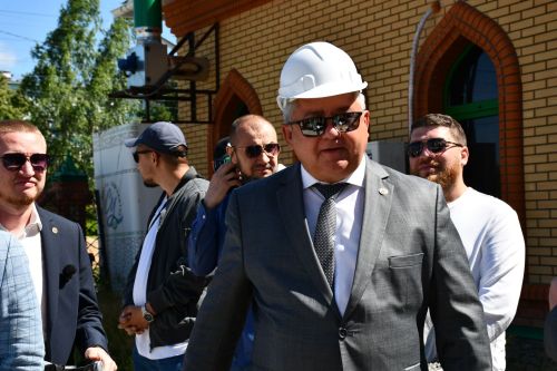 Диварлар түгел, шәхесләр төзелә