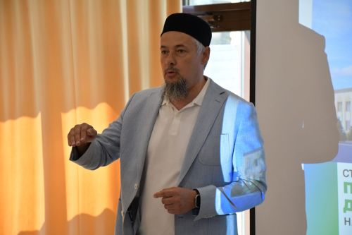 Диварлар түгел, шәхесләр төзелә