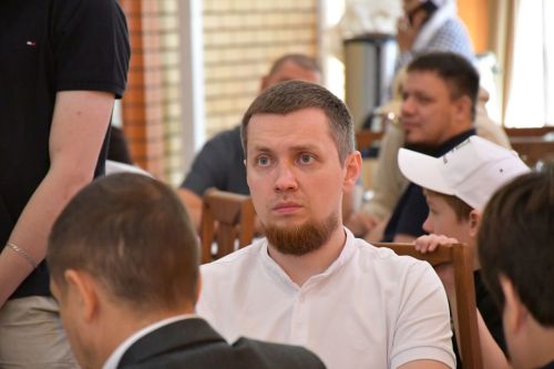 Диварлар түгел, шәхесләр төзелә