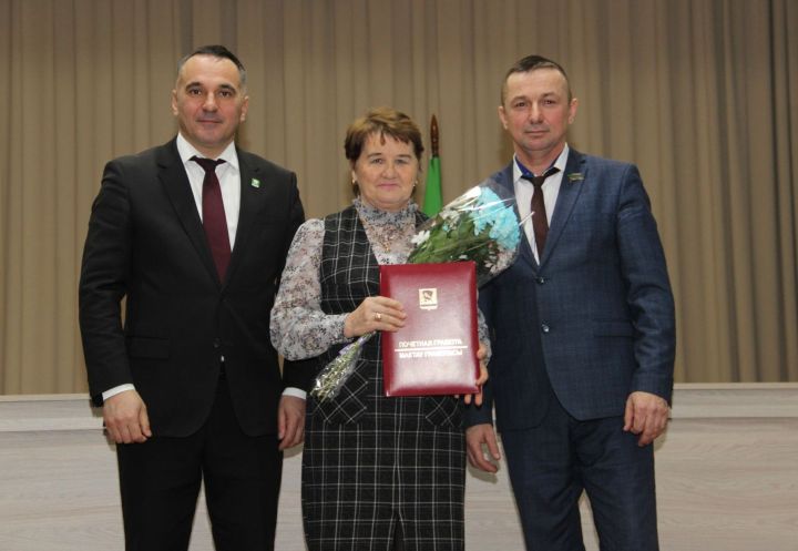 Мамадыш-Әкил авыл җирлеге җыены Татар Танае мәдәният йортында узды