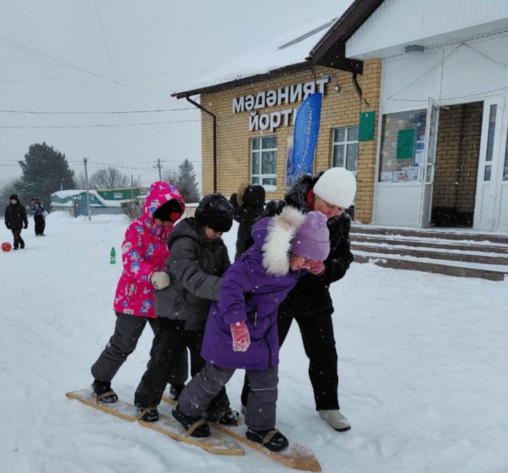 Норлат авылы мәдәният йортында «Кышкы уеннар» узды