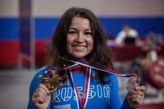 Яшел Үзән кызы пауэрлифтинг буенча РФ чемпионаты призеры