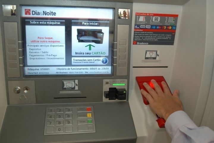 Россиядә банкоматлар акчаны яңача бирәчәк