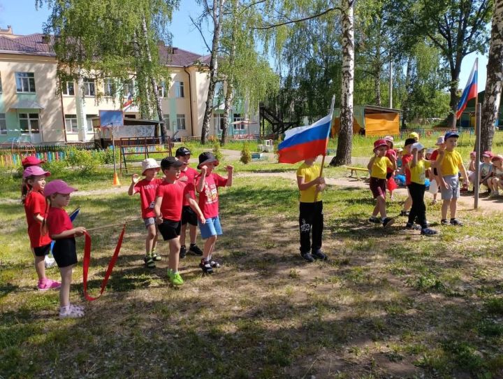 «Алтын башак» балалар бакчасында махсус хәрби операциядән ялга кайткан, Ватаныбызның чын патриоты Илшат Идвартович белән очрашу булды