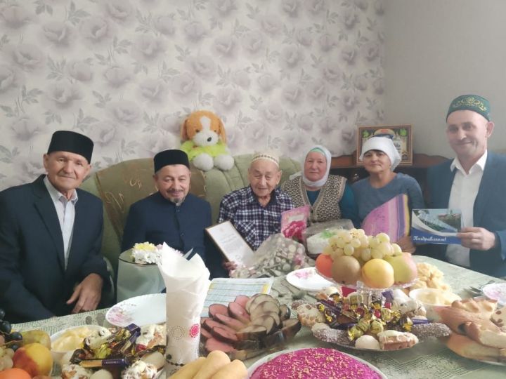 Госман Кәрим улы Сәлахов 90 яшьлеген каршы алды