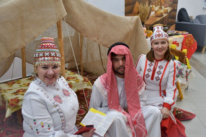 Мәдәният берләштерә: Яшел Үзәндә Татарстан халыклары фестивале узды