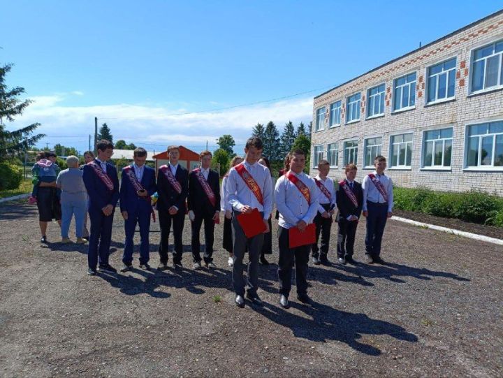 Татар Танае мәктәбендә соңгы кыңгырау бәйрәме узды