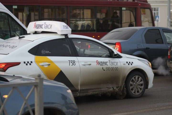 Казанда такси сервислары эшендә массакүләм өзеклек