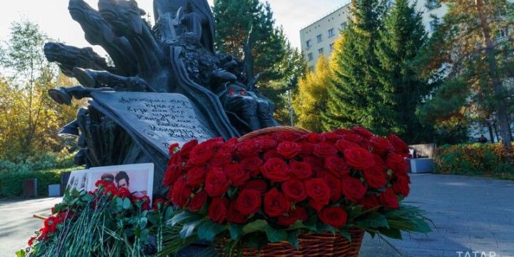 Казанда шагыйрь Мостай Кәримнең 107 еллыгы билгеләп үтелде