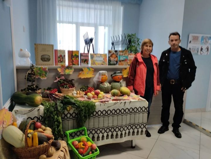 Татар Танае мәдәният йортында «Көз бүләкләре» дип исемләнгән күргәзмә оештырылды