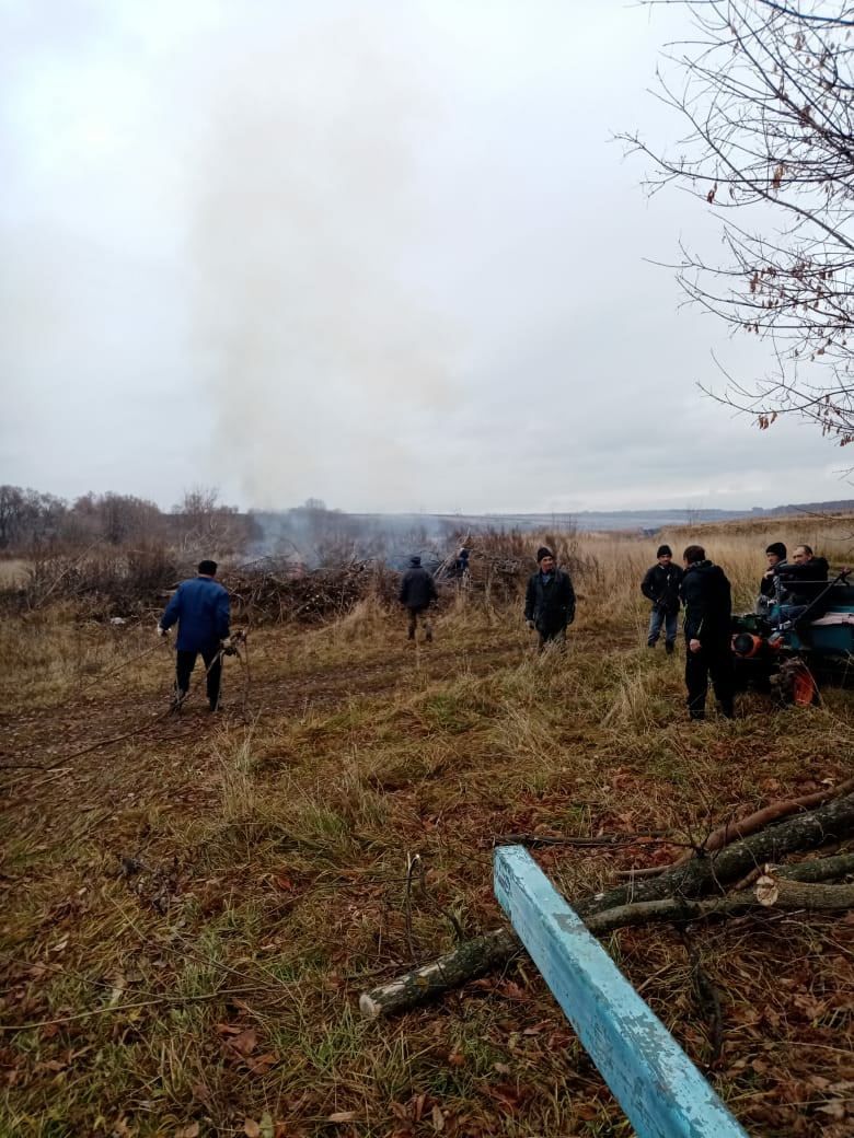 Акъегетлеләр авыл зиратында өмә оештырган