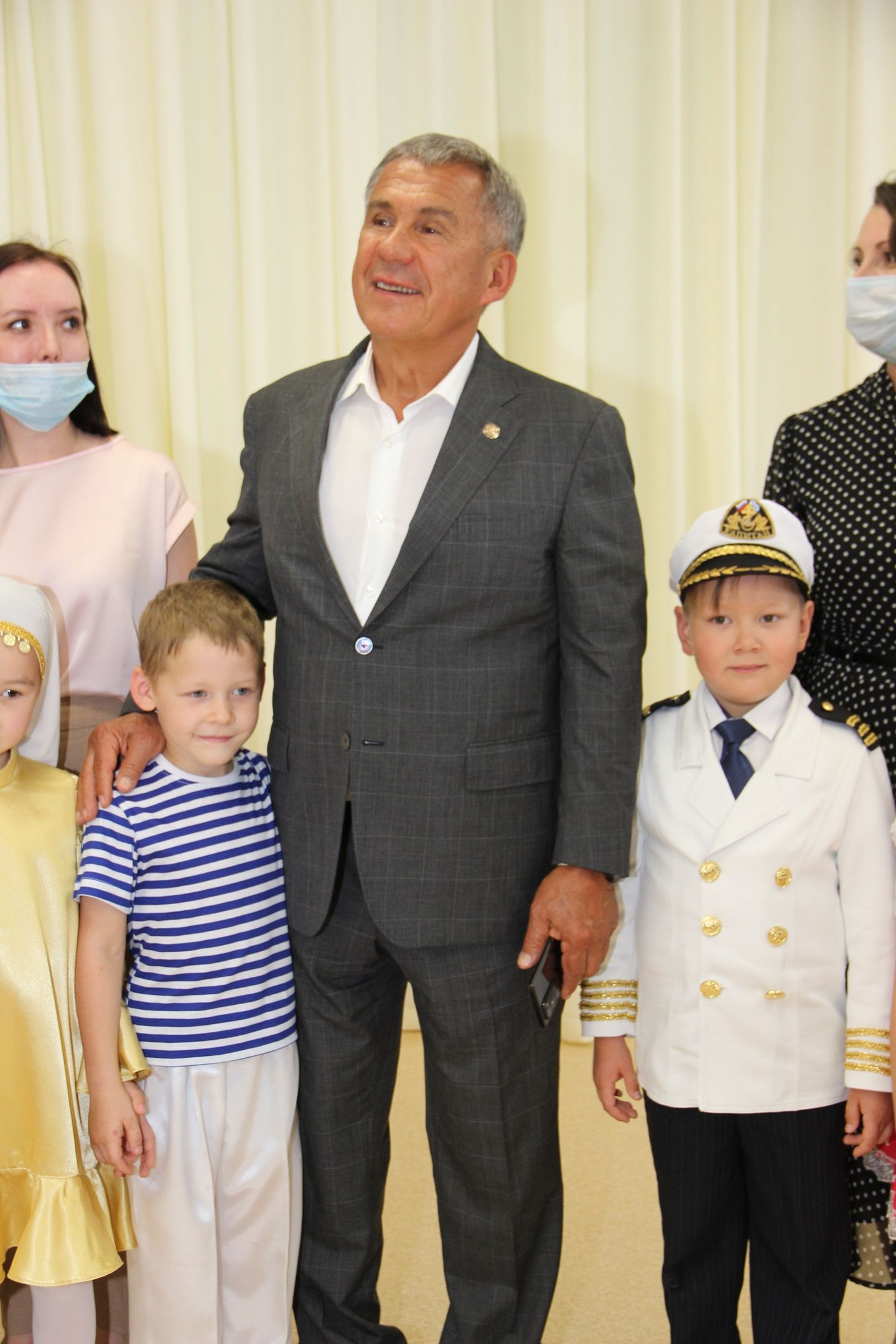 Татарстан Президенты Яшел Үзәндә яңа балалар бакчасын ачты