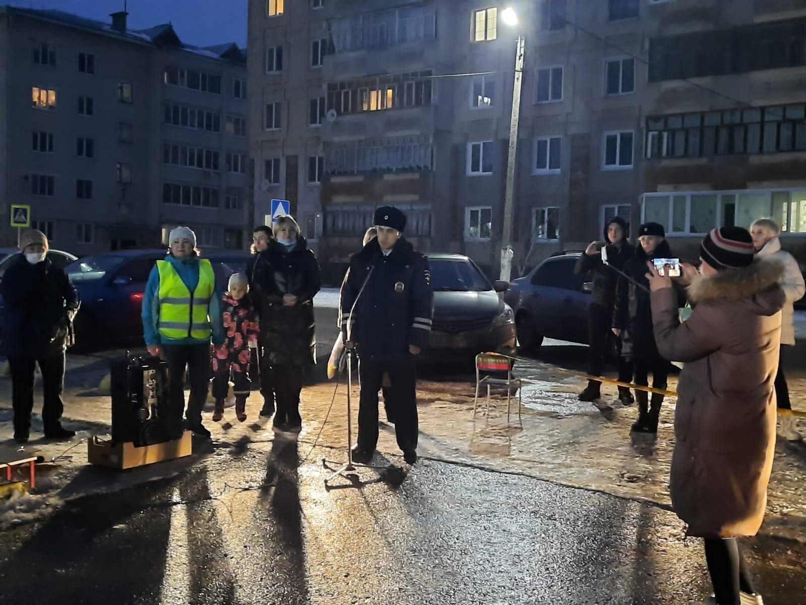 Васильево бистәсендә традицион "Засветись,будь заметнее!" флешмоб үткәрделәр