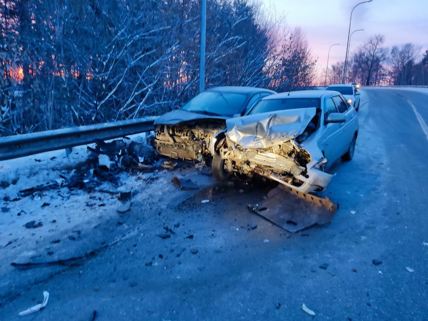 Васильево бистәсендә күпердә җиңел автомобильләр катнашында юл һәлакәте булган