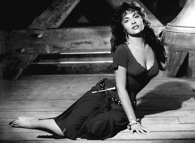 Европа киносы символы һәм 1960-нчы еллар стиль иконасы дип аталучы Италия актрисасы Джина Лоллобриджида, 95 яшендә вафат булды