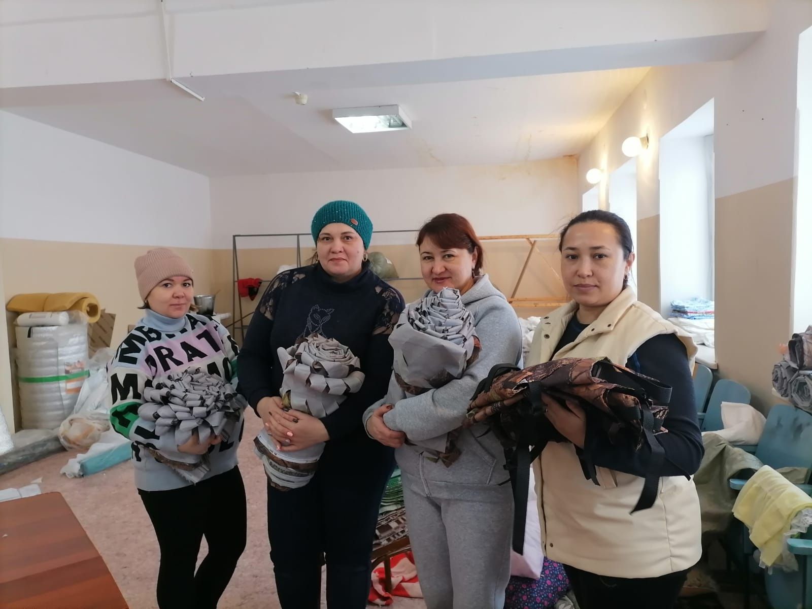 Норлатның фронтка ярдәм штабында эш кайнап тора