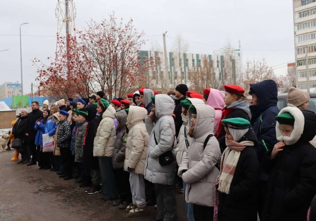 Яшел Үзәндә «Тыныч күк йөзе өчен» («Zа мирное небо») дип аталган мурал ачылды