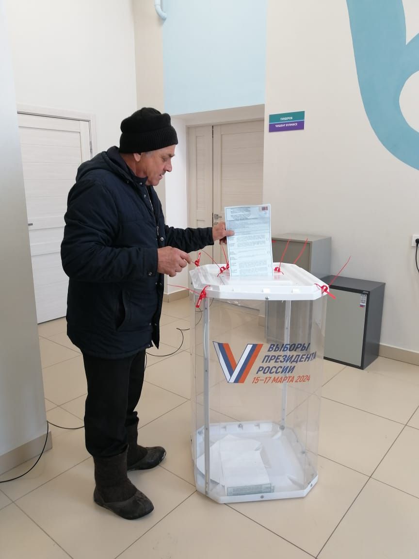 ️️ Бүгеннән сайлаулар башланды һәм Күгеш җирлегендә дә халык бик актив төстә тавыш бирә