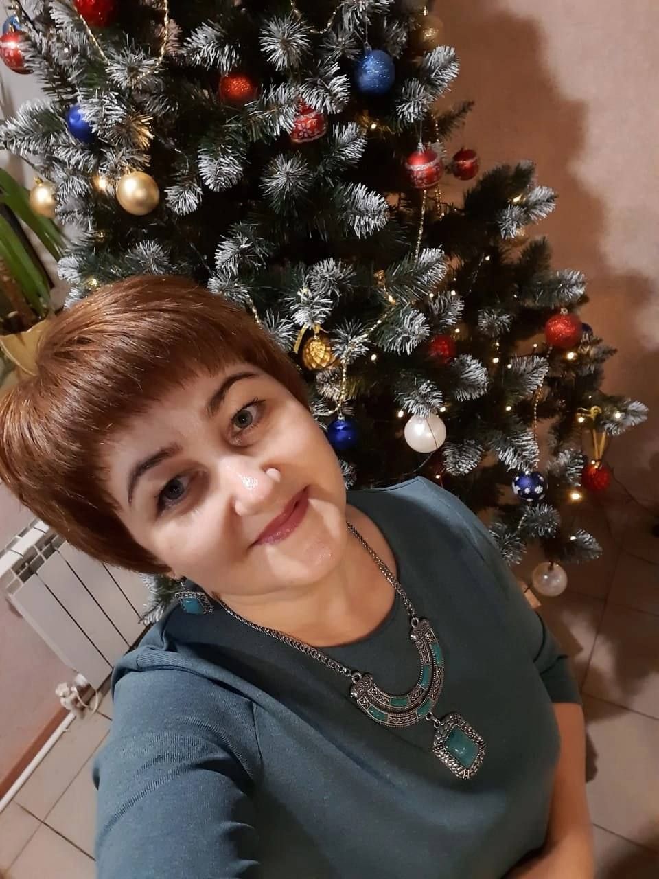 Бүген редакциябездә зур бәйрәм – бүлек мөдире, журналистыбыз Гөлнара Вәлиева күркәм юбилеен билгеләп үтә