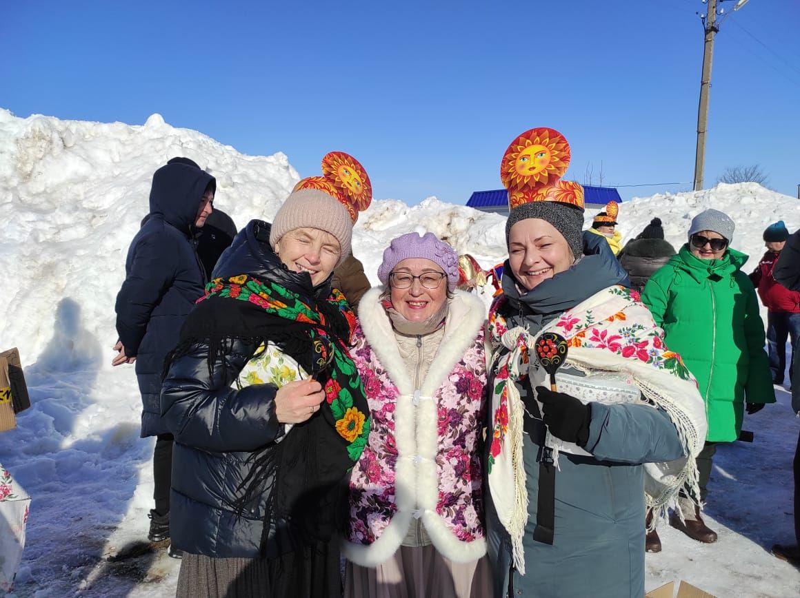 Кичә Бишнә авыл җирлегенә кергән Рус-мари Кавал авылында  май чабу (Масленица) бәйрәме булып узды
