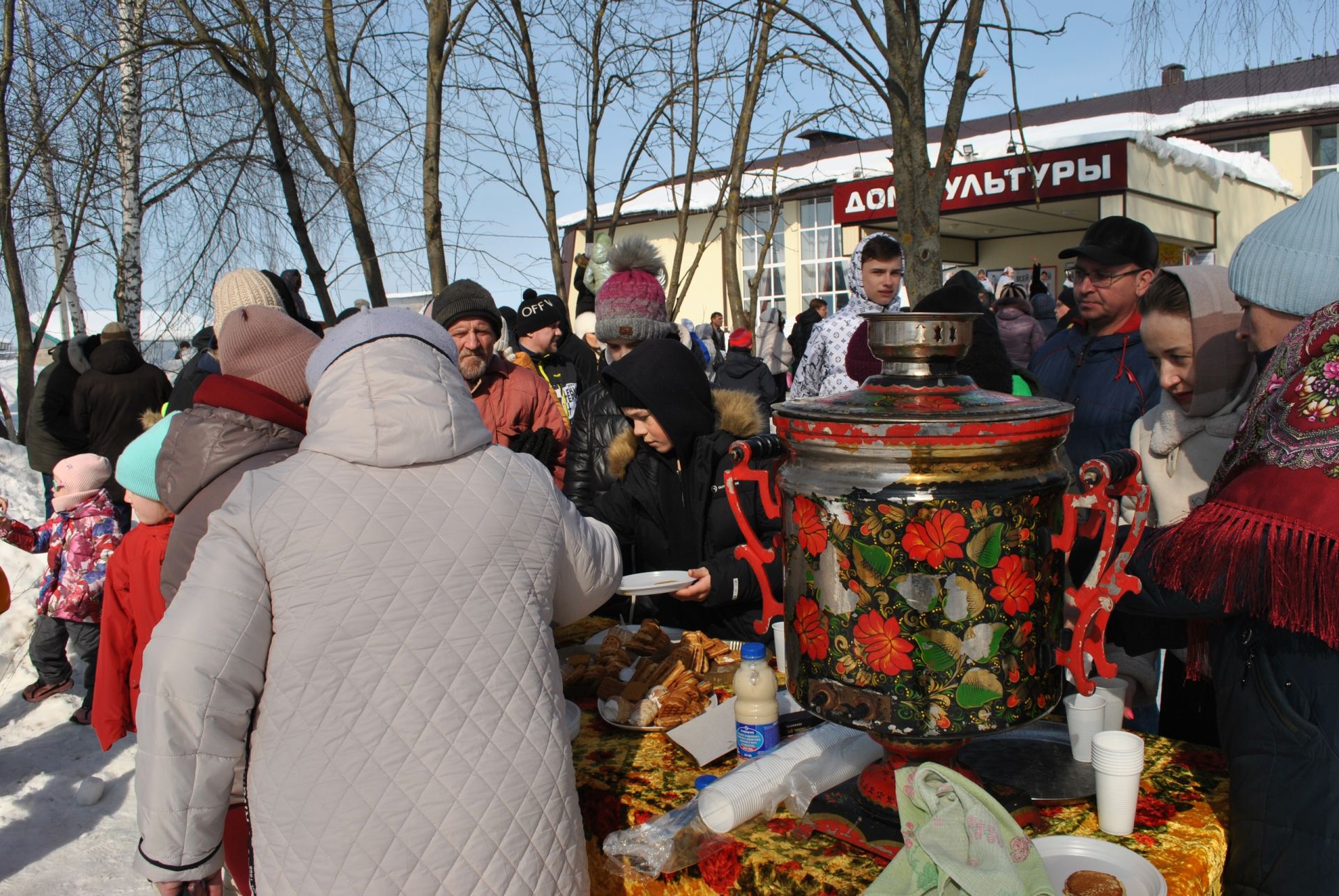 Узган ялларда районыбызның күп кенә җирлекләрендә кышны озату һәм язны каршы алу бәйрәмнәре гөрләде