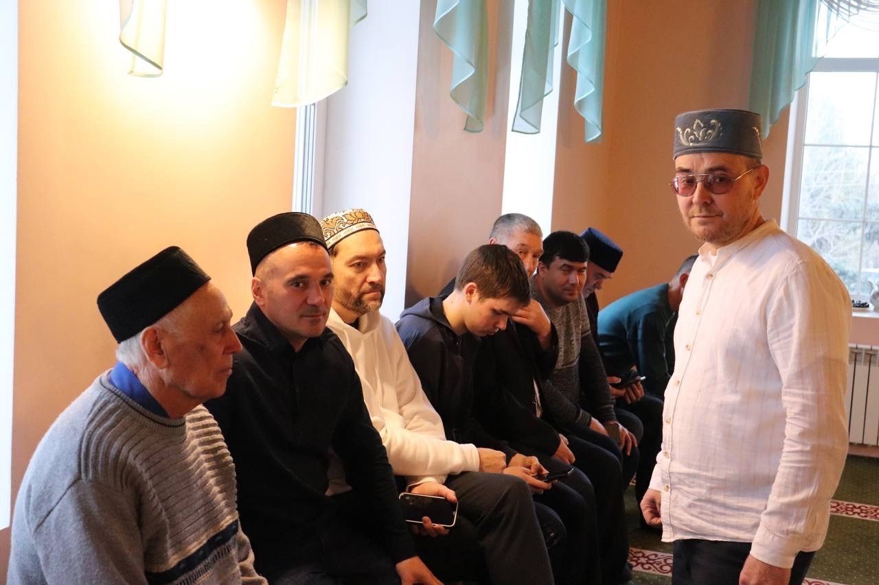 Васильевода Казан театры актерлары катнашында ифтар узды
